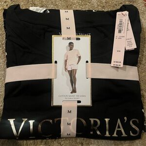 New Victoria’s Secret pajama set